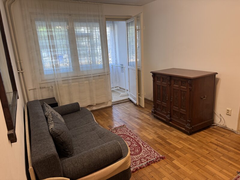 Giulesti, la intersectie cu bd. Constructorilor,