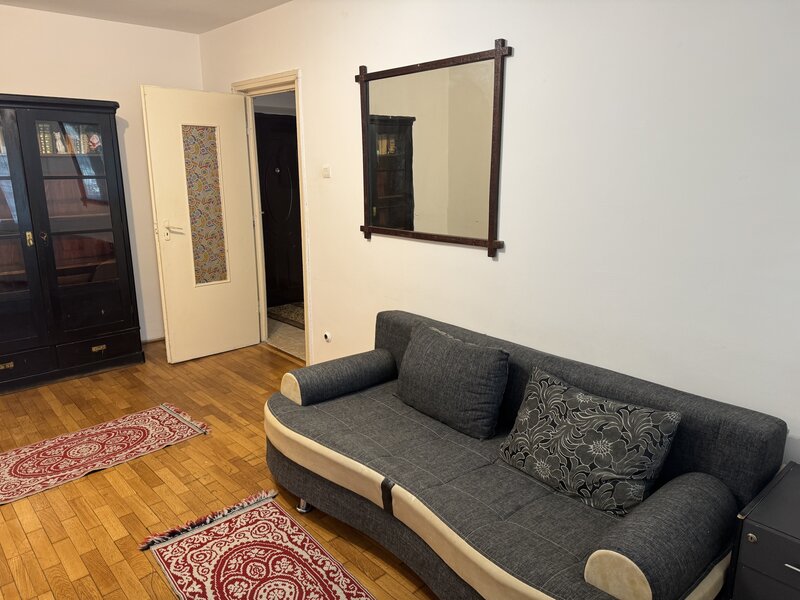 Giulesti, la intersectie cu bd. Constructorilor,