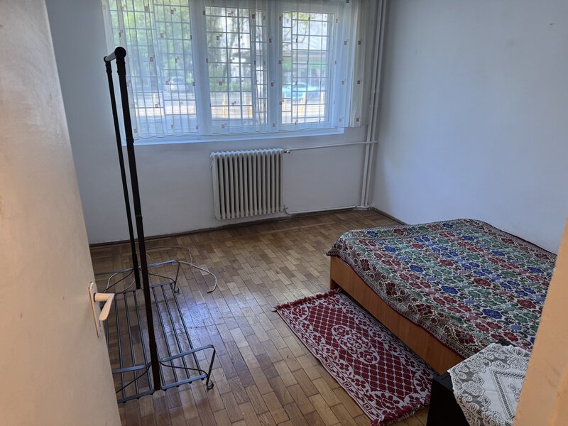 Giulesti, la intersectie cu bd. Constructorilor,